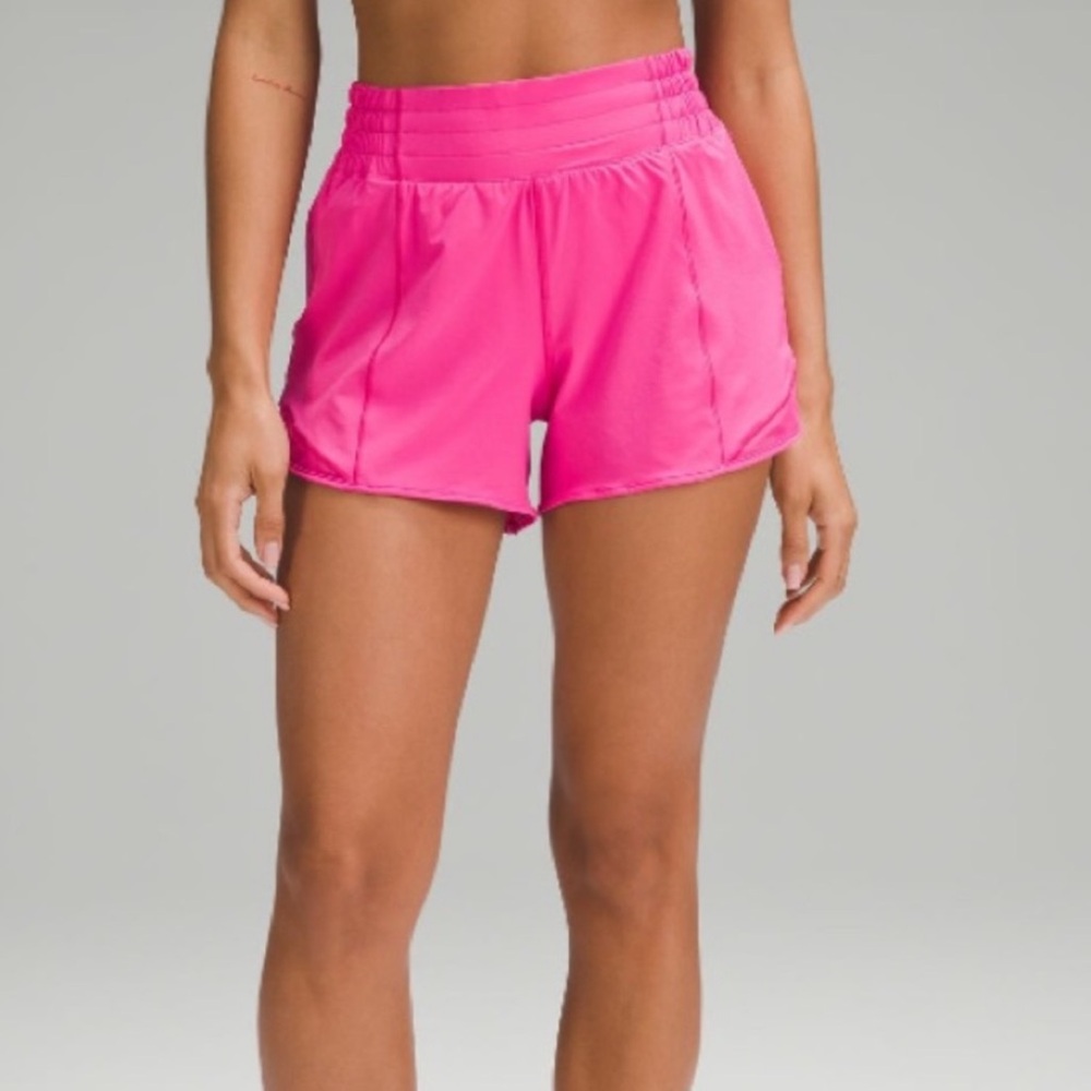 Lululemon Hotty Hot High-Rise Lined Short 4" size 4 LIKE NEW
